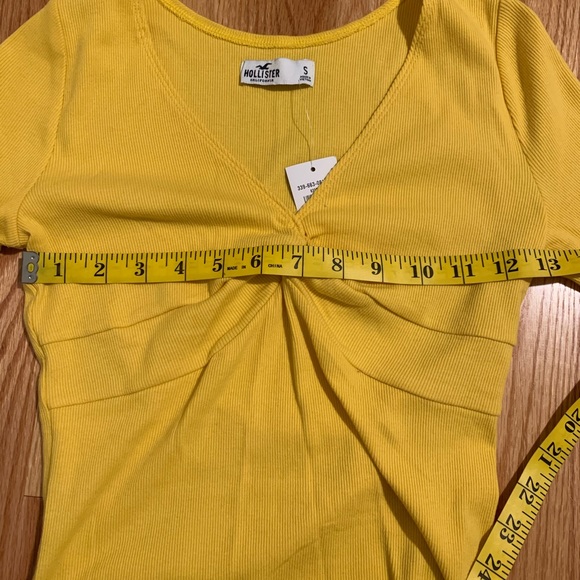 🛍3/$25
Hollister Wrap Top - Picture 6 of 7